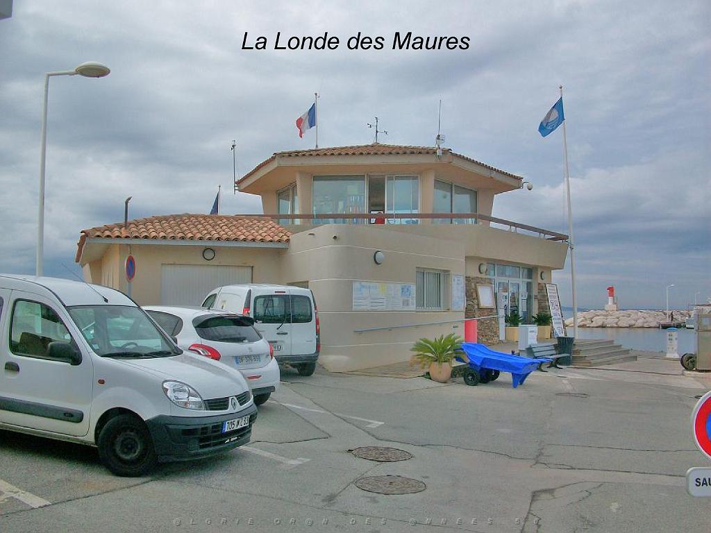 183 D37 LA LONDE DES MAURES ETR SES ENVIRONS_000018.jpg